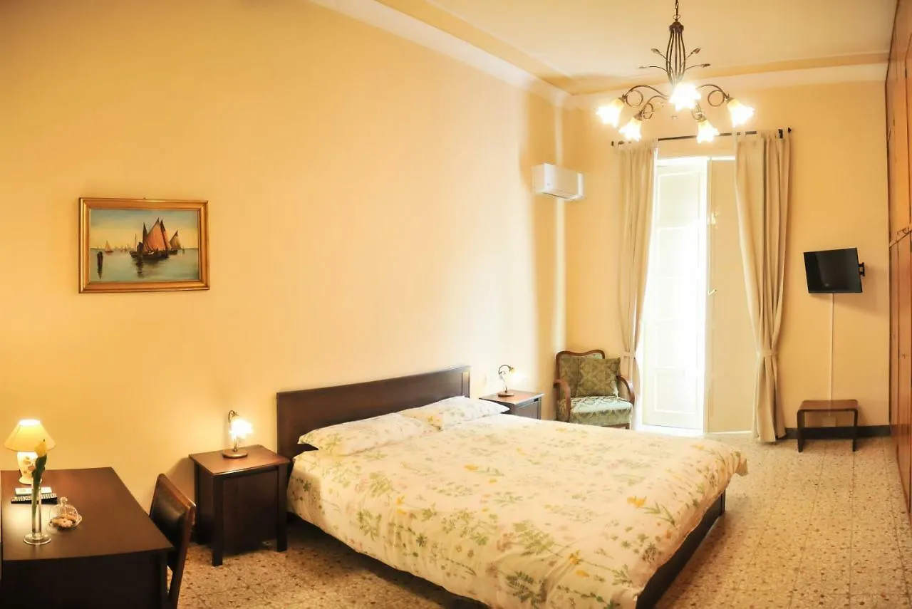 B&B Al Diecisette Catania Italia