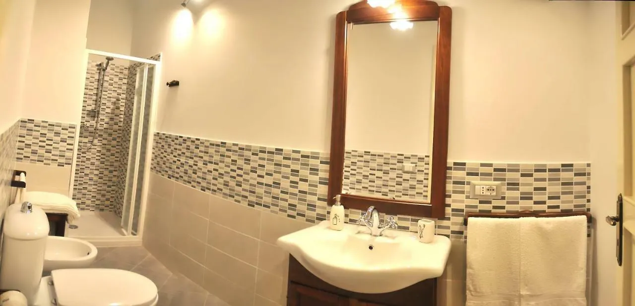 B&B Al Diecisette Catania 2*,  Italia